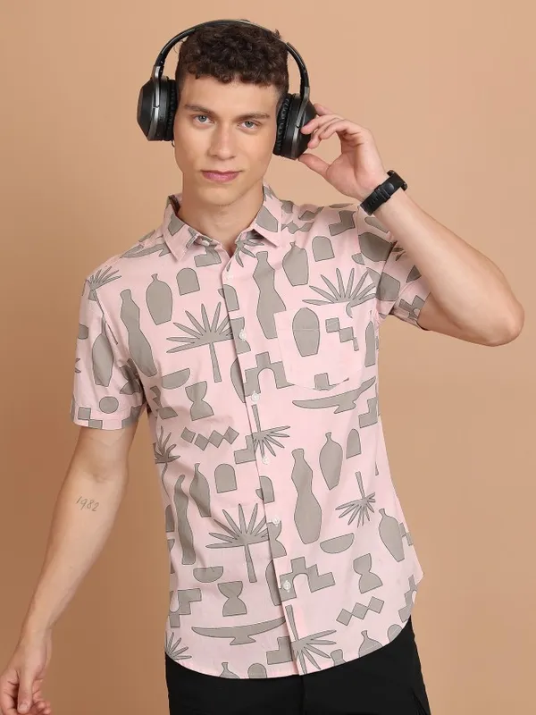  Highlander Men Pink Printed Slim Fit Casual Shirts