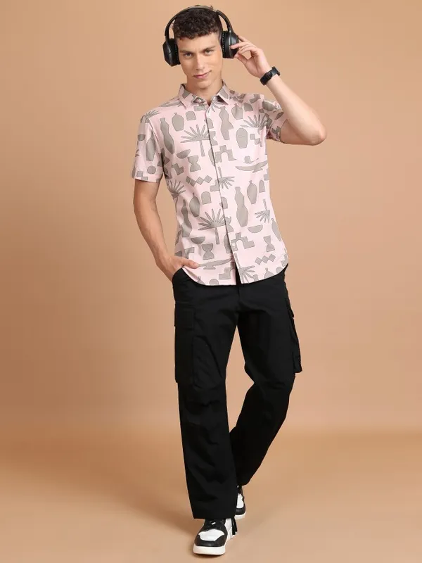  Highlander Men Pink Printed Slim Fit Casual Shirts