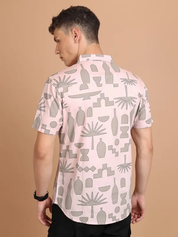 Highlander Men Pink Printed Slim Fit Casual Shirts