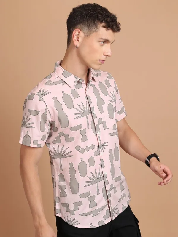  Highlander Men Pink Printed Slim Fit Casual Shirts