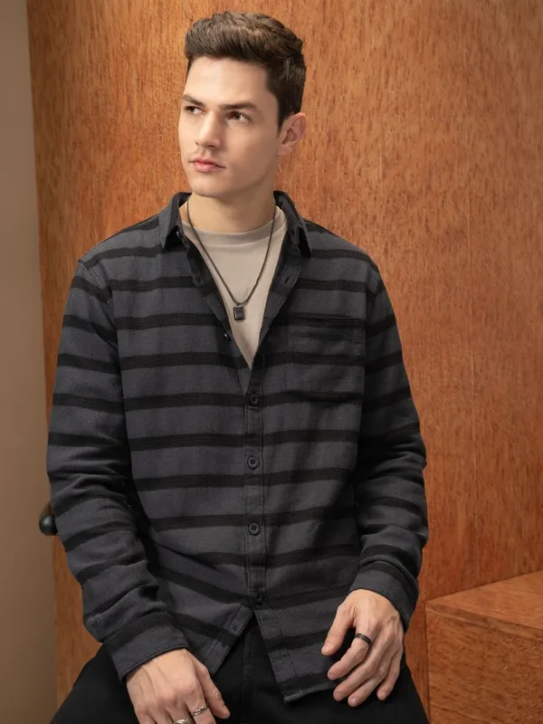  Locomotive Men Grey Striped Relaxed Fit Casual Shirts