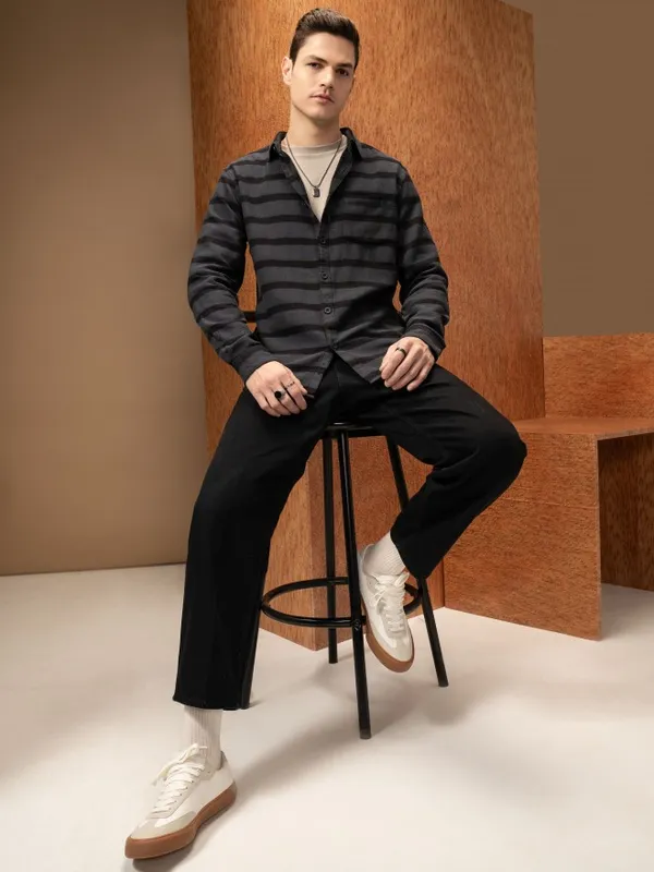  Locomotive Men Grey Striped Relaxed Fit Casual Shirts