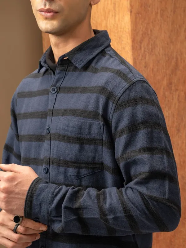  Locomotive Men Navy Blue Striped Relaxed Fit Casual Shirts