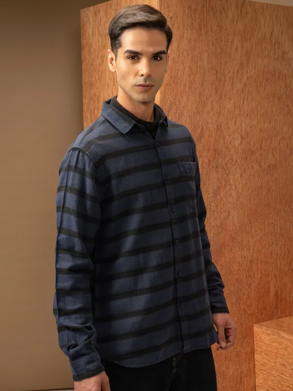 Locomotive Men Navy Blue Striped Relaxed Fit Casual Shirts
