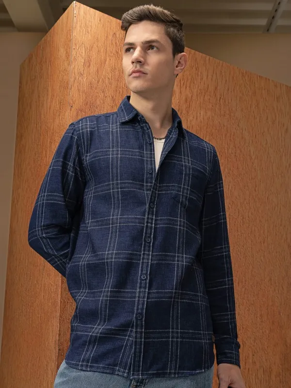  Locomotive Men Blue Checked Relaxed Fit Casual Shirts