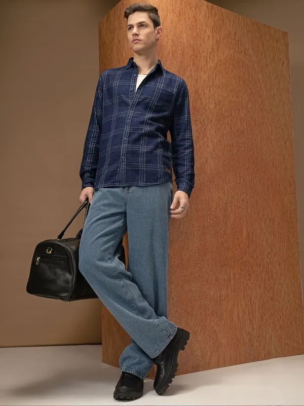  Locomotive Men Blue Checked Relaxed Fit Casual Shirts