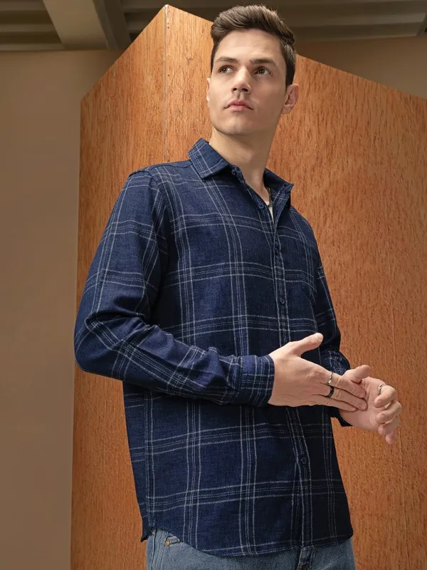  Locomotive Men Blue Checked Relaxed Fit Casual Shirts