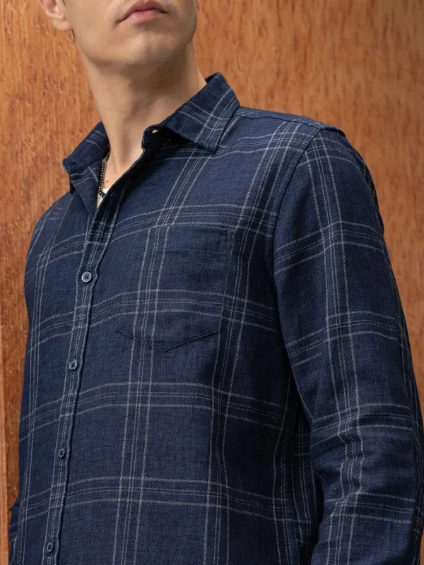  Locomotive Men Blue Checked Relaxed Fit Casual Shirts
