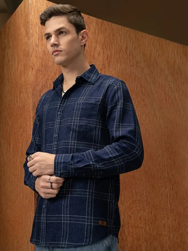  Locomotive Men Blue Checked Relaxed Fit Casual Shirts