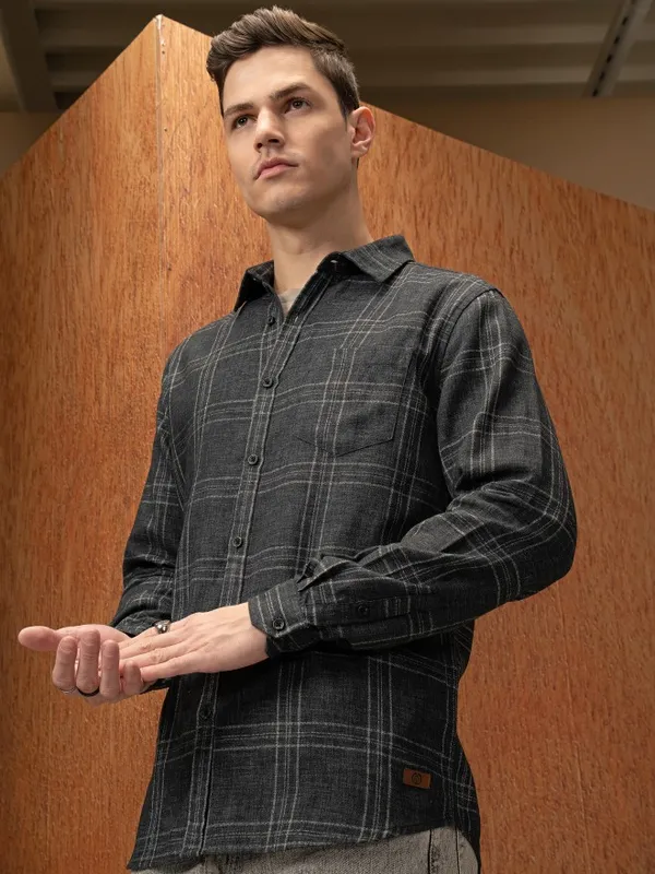  Locomotive Men Grey Checked Relaxed Fit Casual Shirts