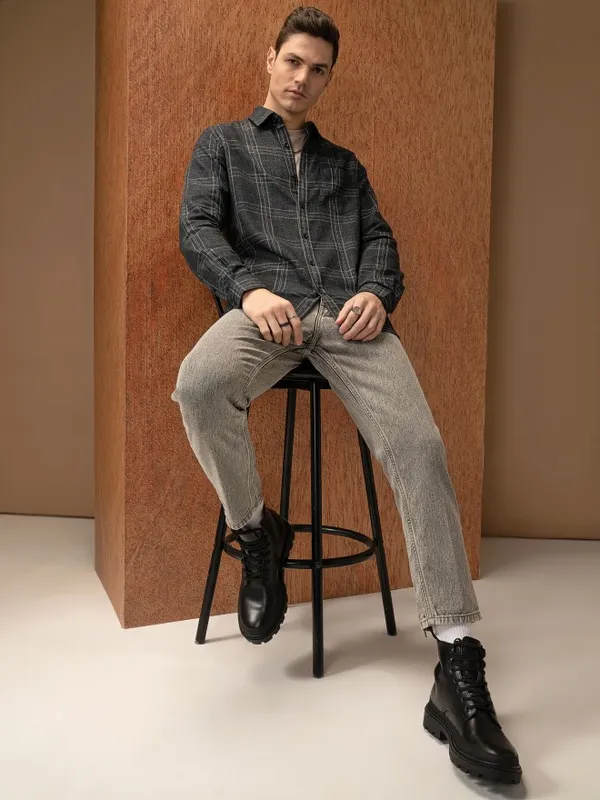  Locomotive Men Grey Checked Relaxed Fit Casual Shirts