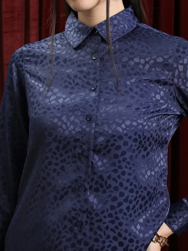  Tokyo Talkies Women Navy Blue Printed Casual Shirts
