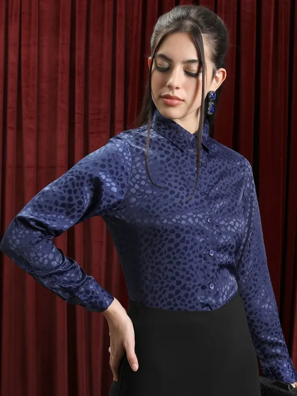  Tokyo Talkies Women Navy Blue Printed Casual Shirts