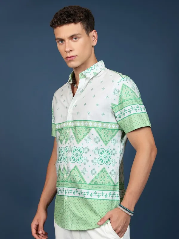 Men Slim Fit Casual Shirt