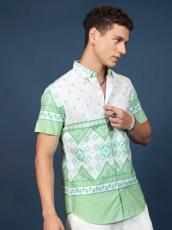 Men Slim Fit Casual Shirt