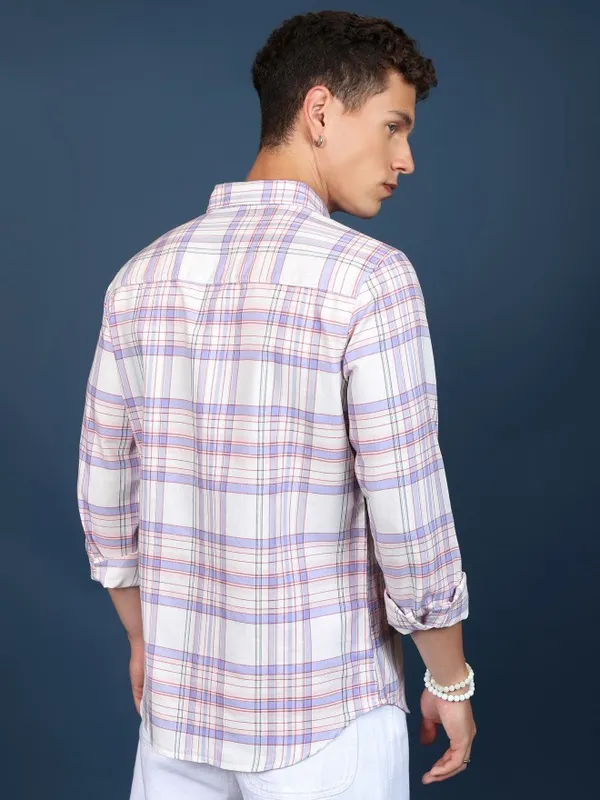  Highlander Men Pink Checked Slim Fit Casual Shirts