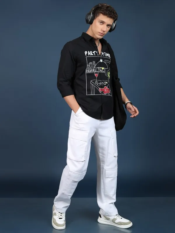  Ketch Men Black Printed Slim Fit Casual Shirts