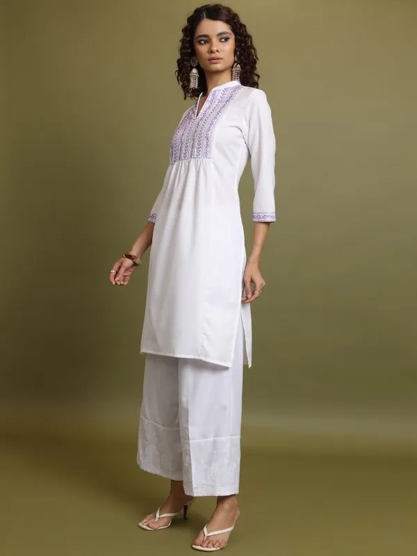 Embroidered Straight Kurta