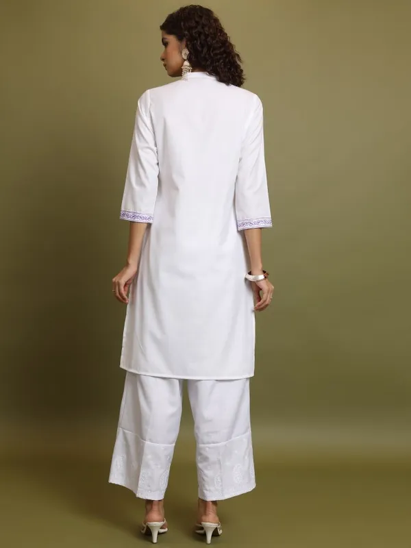 Embroidered Straight Kurta