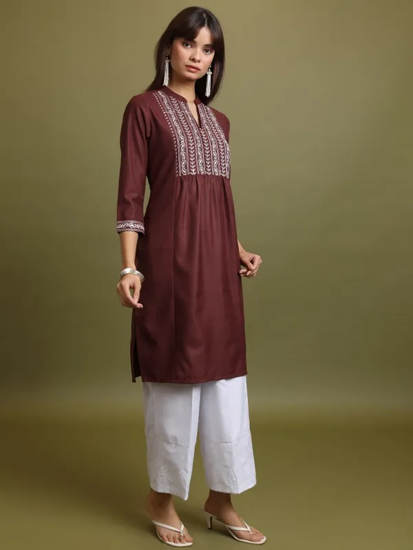  Vishudh  Women Maroon Embroidered Straight Kurtas
