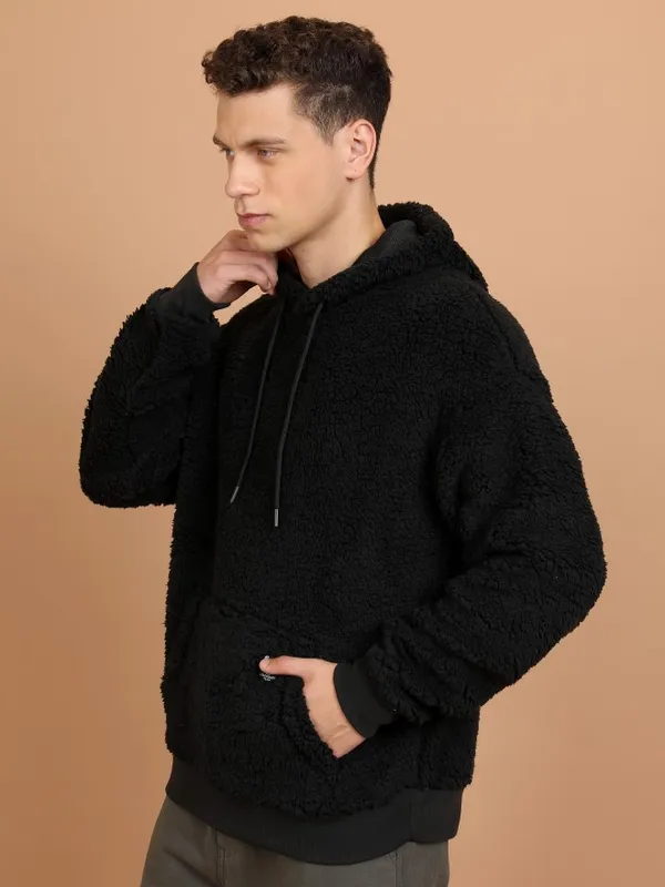 Men Solid Sweatshirt