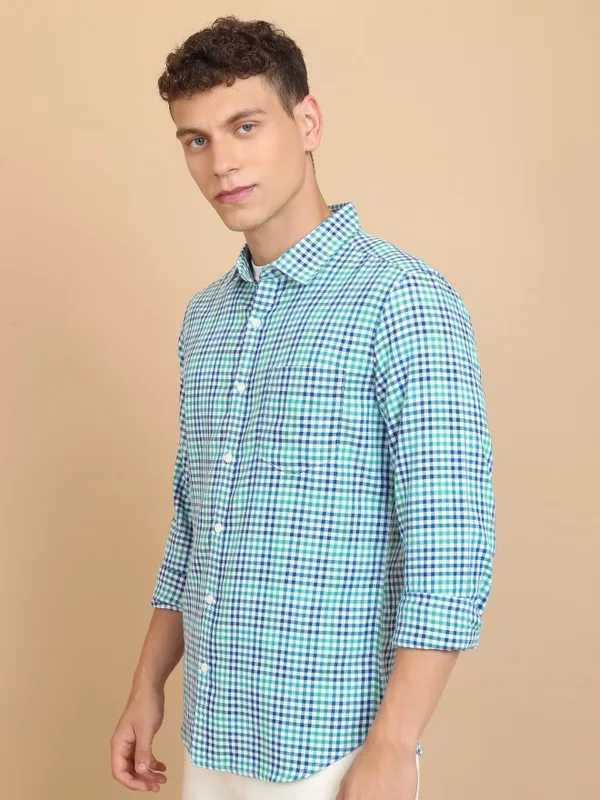  Highlander Men White Checked Slim Fit Casual Shirts