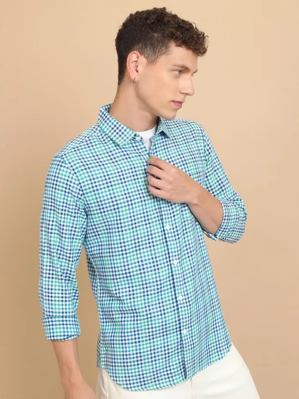  Highlander Men White Checked Slim Fit Casual Shirts