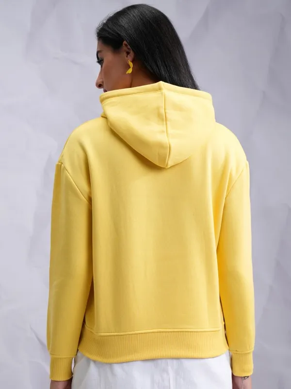  Tokyo Talkies Women Yellow Solid Pullover Hood Sweatshirts