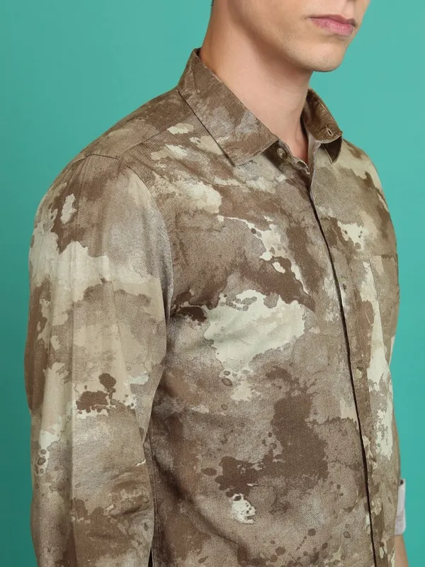 Men Slim Fit Casual Shirt