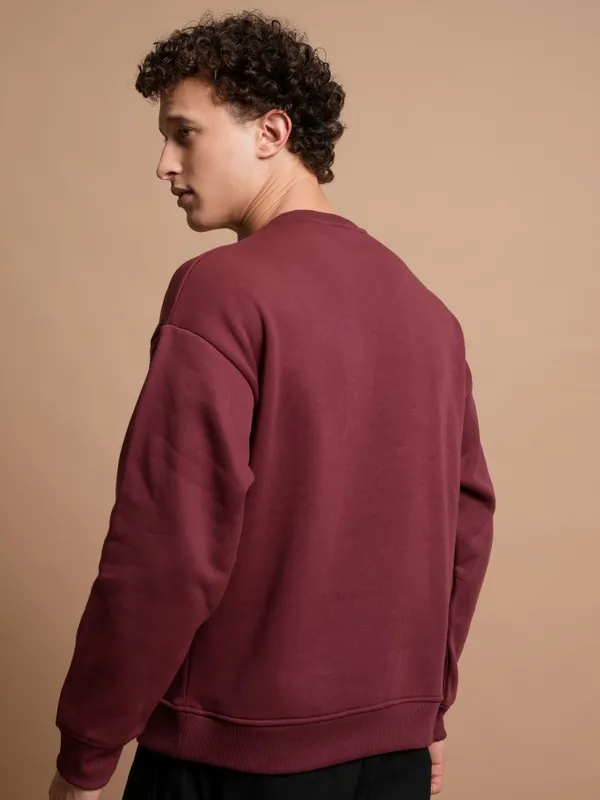  Highlander Men Red Round Neck Pullover Sweatshirts