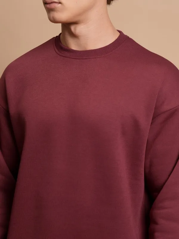  Highlander Men Red Round Neck Pullover Sweatshirts