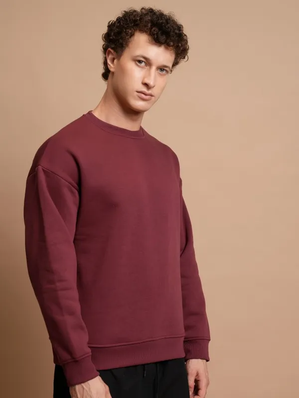  Highlander Men Red Round Neck Pullover Sweatshirts