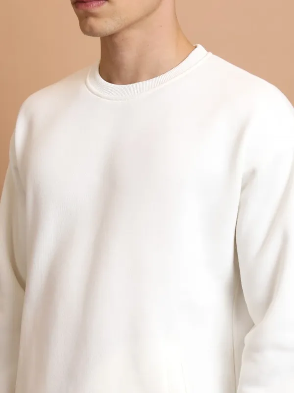  Highlander Men White Round Neck Pullover Sweatshirts