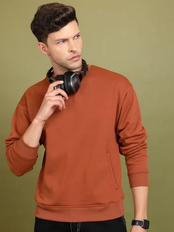 Men Solid Sweatshirt