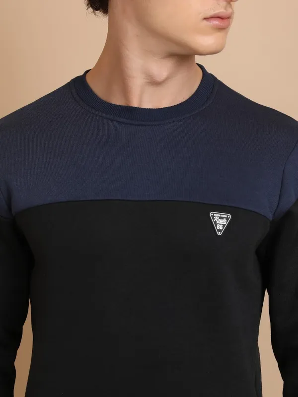  Ketch Men Black Round Neck Pullover Sweatshirts