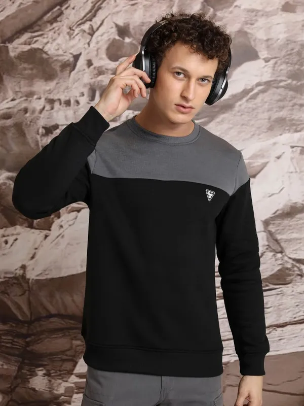  Ketch Men Black Round Neck Pullover Sweatshirts