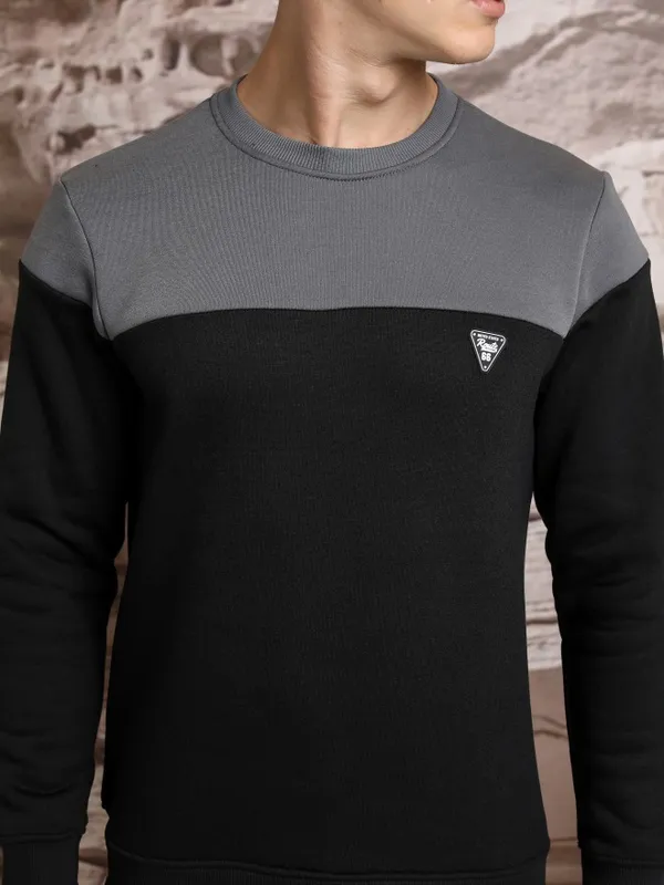  Ketch Men Black Round Neck Pullover Sweatshirts
