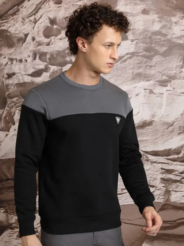  Ketch Men Black Round Neck Pullover Sweatshirts