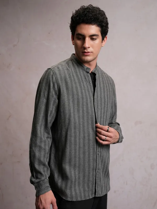Men Regular Fit Casual Shirt