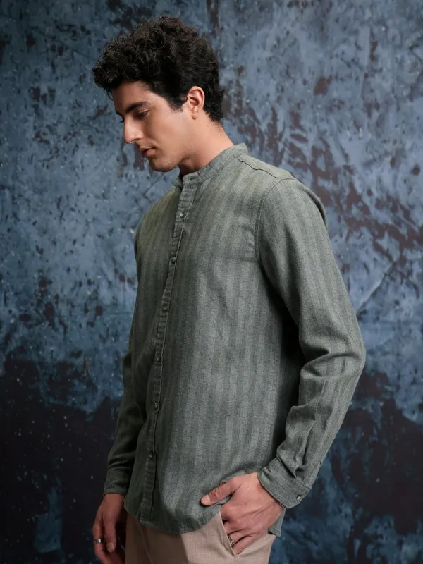 Men Regular Fit Casual Shirt