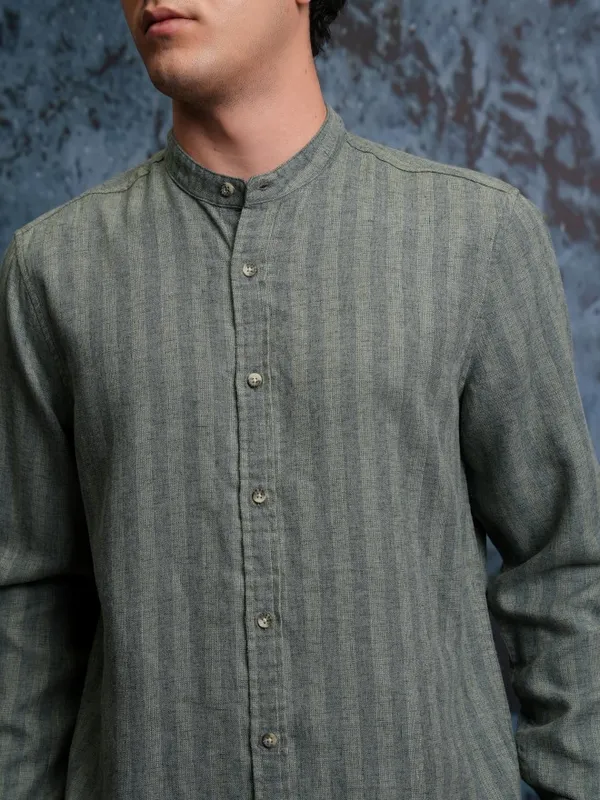 Men Regular Fit Casual Shirt