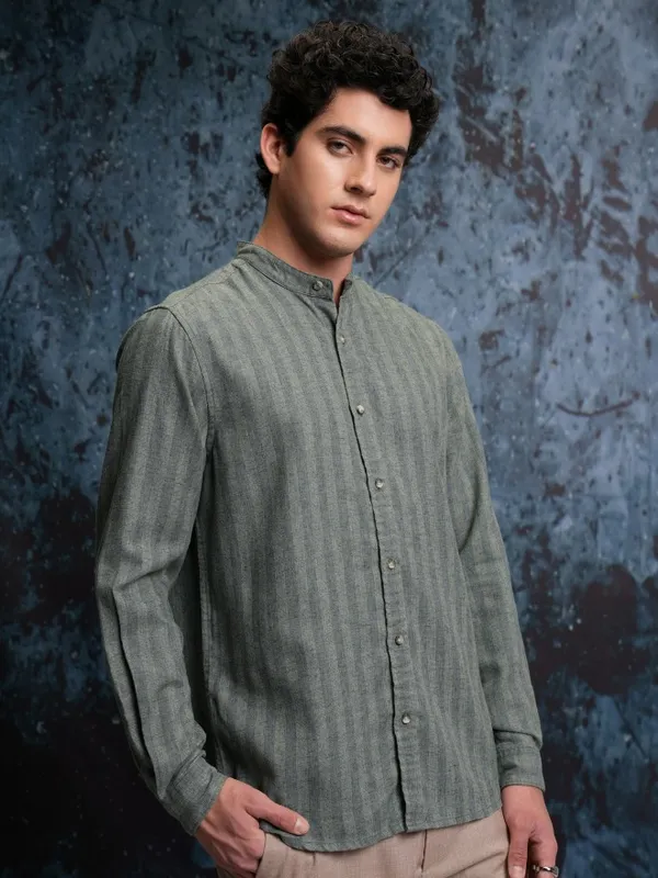 Men Regular Fit Casual Shirt
