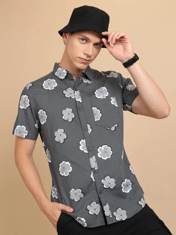  Highlander Men Grey Printed Slim Fit Casual Shirts