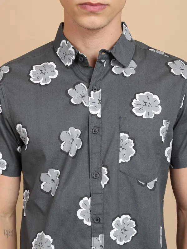  Highlander Men Grey Printed Slim Fit Casual Shirts