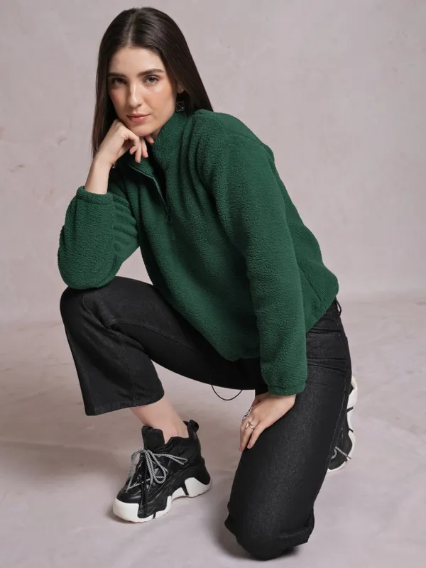  Tokyo Talkies Women Green Solid Pullover High Neck Sweatshirts