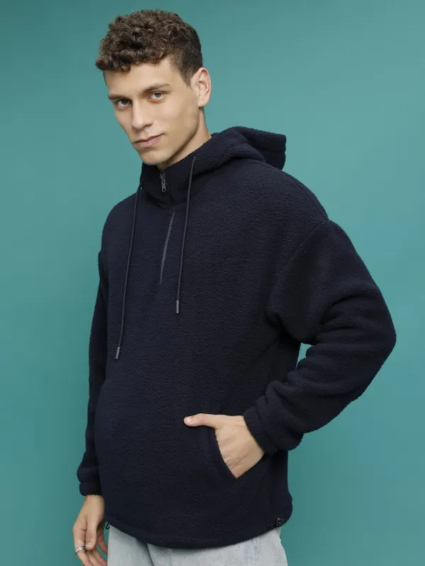 Men Solid Sweatshirt