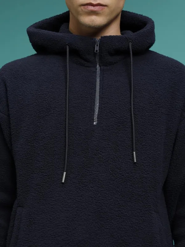 Men Solid Sweatshirt