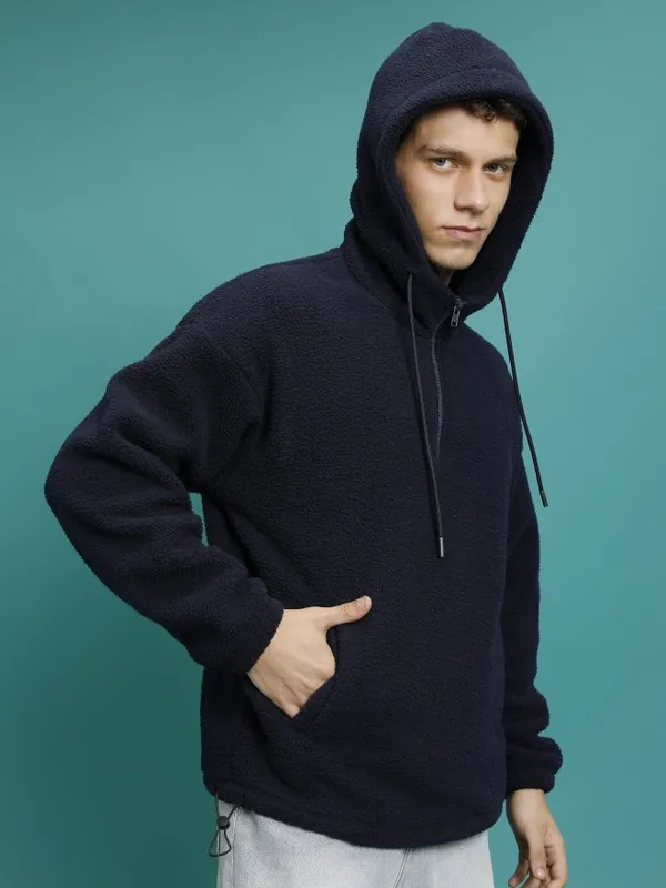 Men Solid Sweatshirt