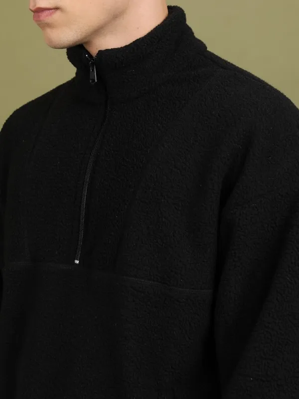  Highlander Men Black High Neck Pullover Sweatshirts