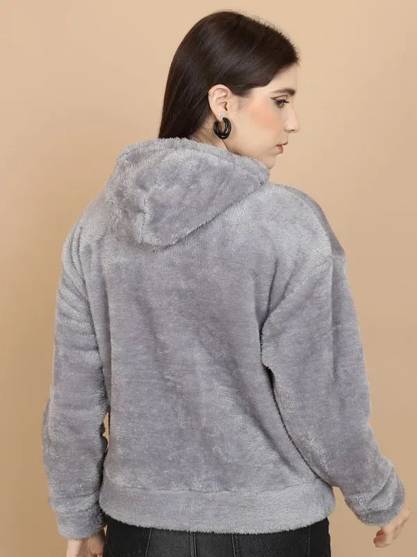  Tokyo Talkies Women Grey Solid Pullover Hood Sweatshirts
